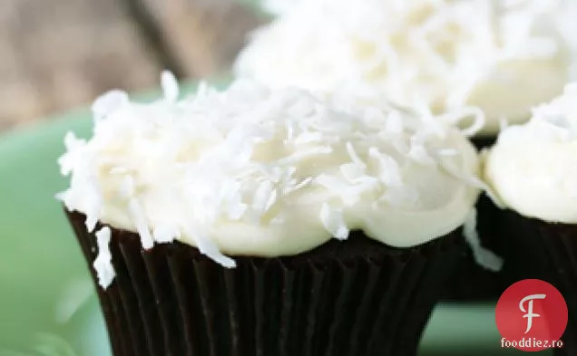 Cupcakes De Ciocolată Cu Glazură De Brânză Cremă