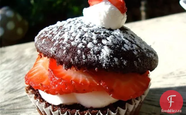 Cupcakes Cu Ciocolată Cu Căpșuni