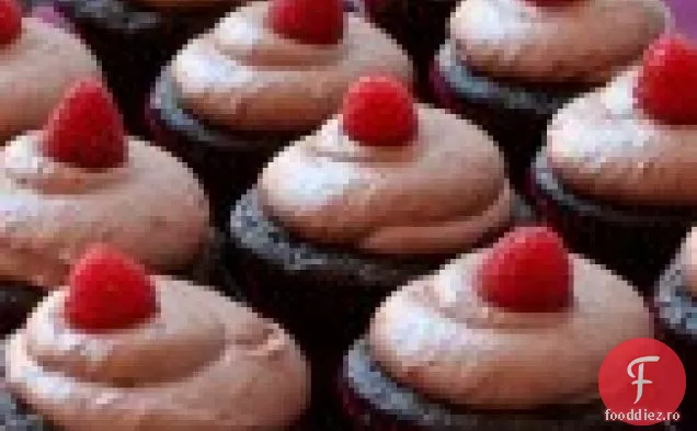 Cupcakes Cu Zmeură Balsamică Cu Ciocolată