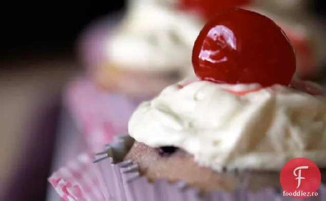 Cupcakes Cu Ciocolată Cu Cireșe