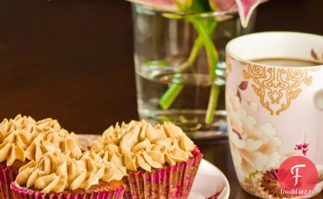 Cupcakes Cu Pere De Caramel Cu Glazură De Caramel