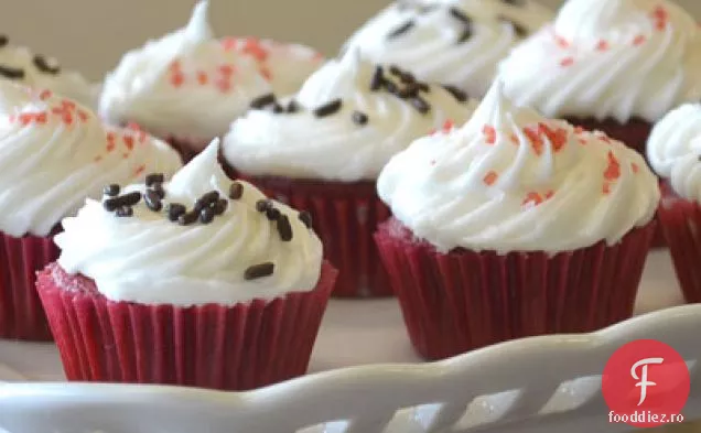 Mini Cupcakes Din Catifea Roșie