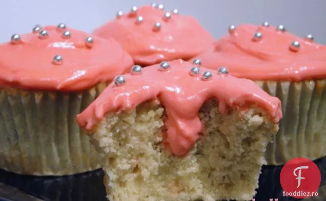 Cupcakes Cu Ceai Verde Cu Mousse De Ciocolată Albă