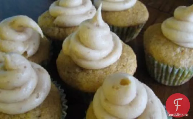 Cupcakes Cu Condimente De Dovleac Cu Glazură De Brânză Cremă De Unt De Arahide