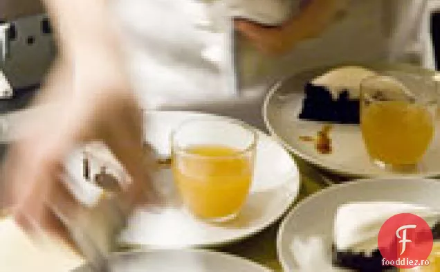 Un desert fără cuptor: prăjitura cu mâncare a diavolului aburită