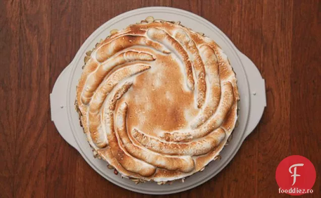 Tort Genoise Cu Umplutură De Boysenberry Și Bezea Italiană