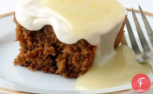 Tort de turtă dulce cu glazură de brânză cremă