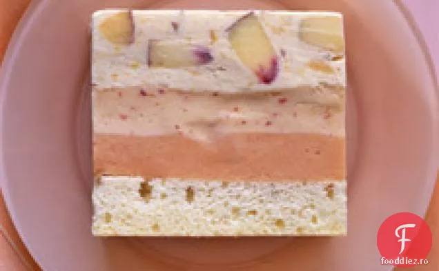 Tort de înghețată cu piersici și cremă