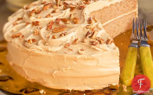 Tort cu strat de fulgi de ovăz cu glazură de caramel-Pecan