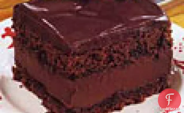 Tort cu strat de Mocha cu umplutură de cremă de ciocolată-Rom