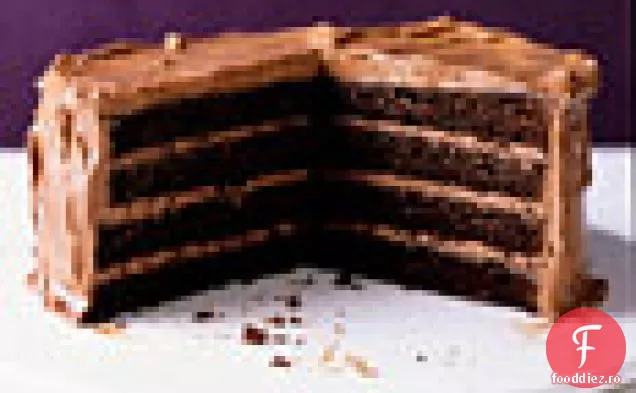 Tort cu strat de ciocolată cu glazură de ciocolată cu lapte