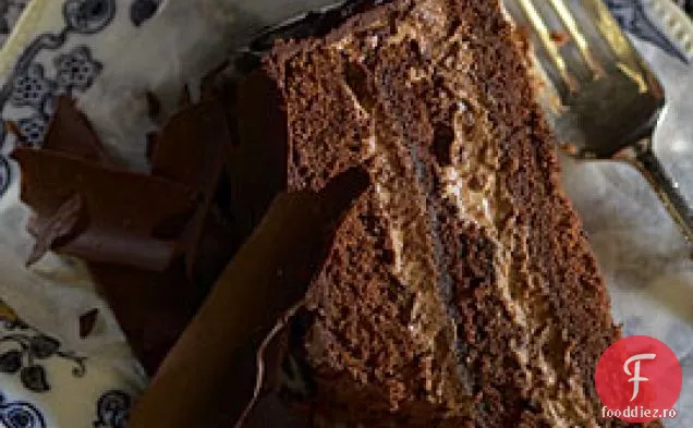 Tort cu strat de scorțișoară-caramel-ganache