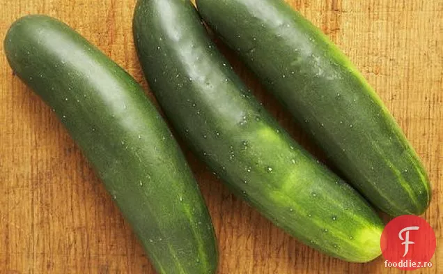 Pește-spadă la grătar cu salată grecească Salsa