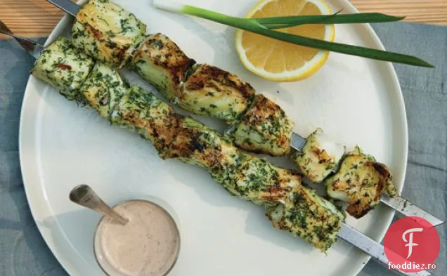 Shashlik de pește marinat cu ierburi și Chile