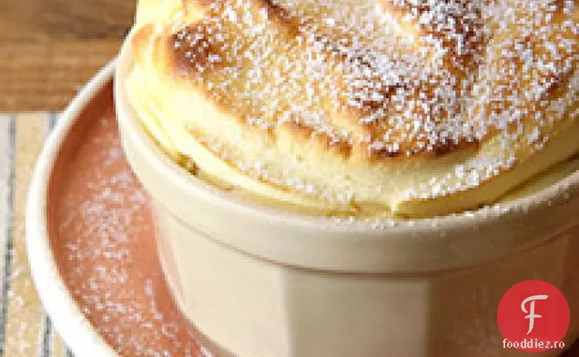 Sufleu De Fructe De Pasiune Cu Sos Pina Colada
