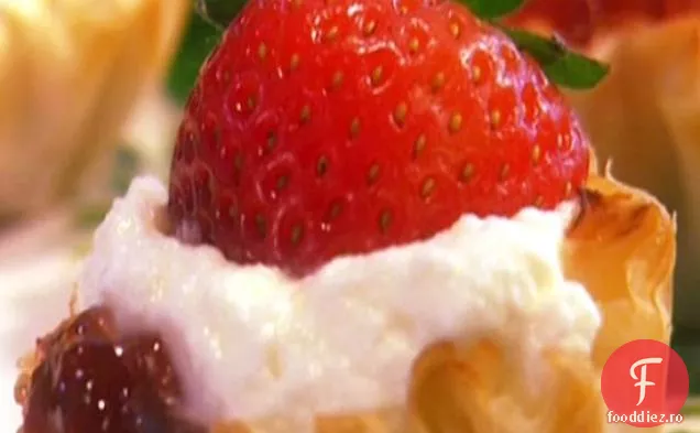 Mușcături De Tiramisu De Căpșuni