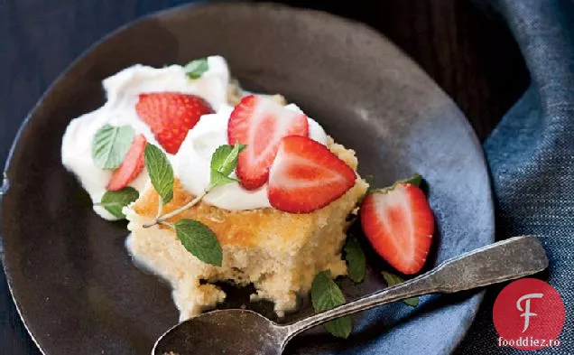 Tort Tres Leches cu căpșuni