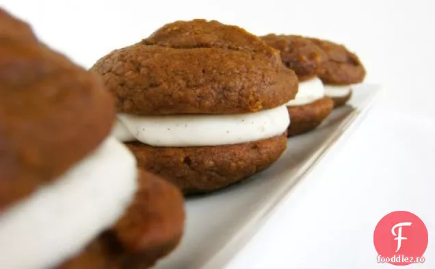 Plăcinte cu dovleac Whoopie cu fasole de vanilie-brânză cremă de scorțișoară Fi