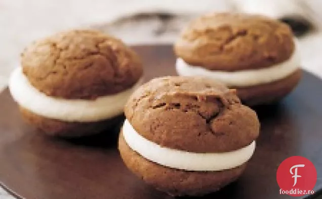 Plăcinte cu dovleac Whoopie cu umplutură de cremă-brânză