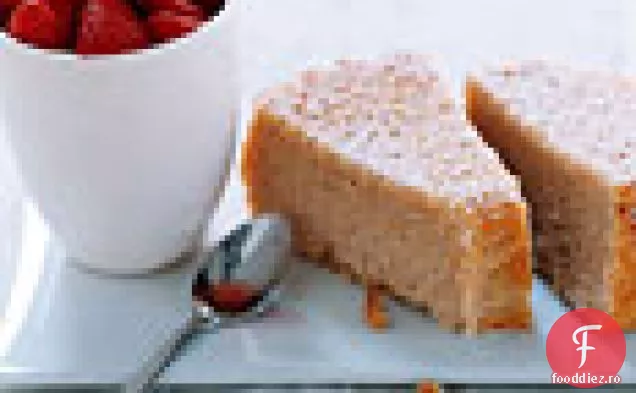 Tort de vin cu căpșuni macerate