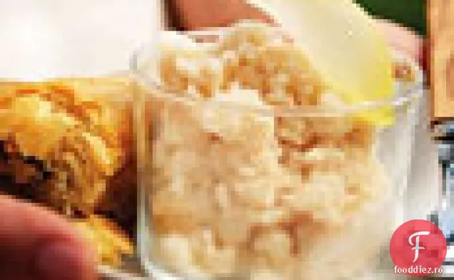 Baklava cu apă de trandafiri și granit de ceai