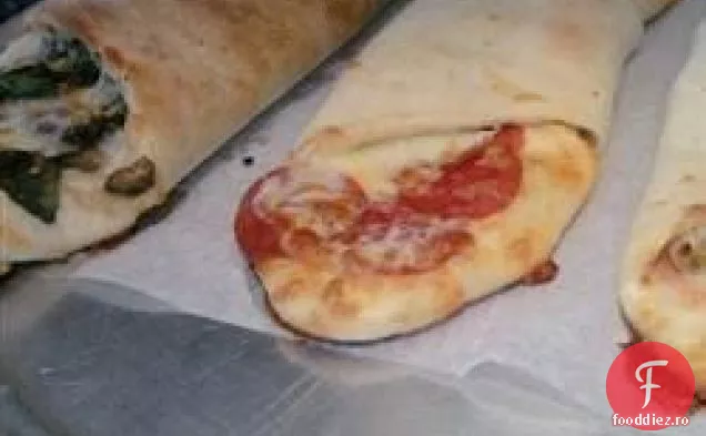 Calzone Rapide De Cârnați Și Ardei Gras
