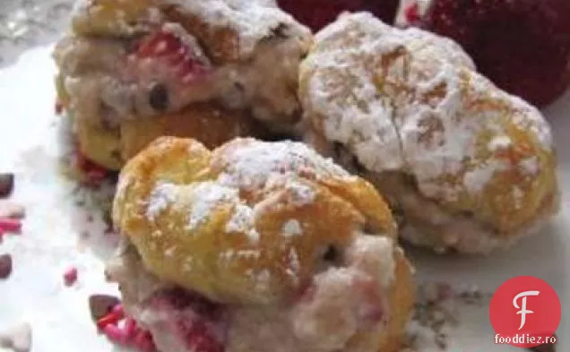 Pufuri Cu Cremă De Cannoli De Căpșuni