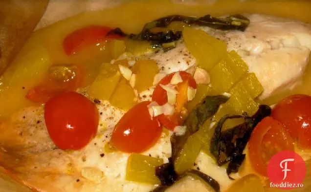 Tilapia En Papillote cu roșii Cherry, ardei și măsline