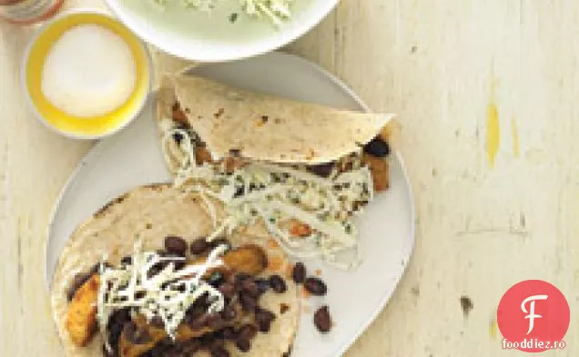 Tacos De Pește Cu Varză, Jicama Și Fasole Neagră