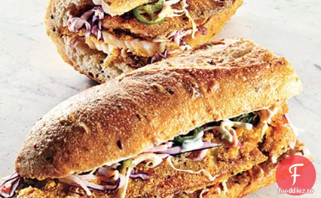 Sandvișuri Tilapia cu crustă de făină de porumb cu Slaw Jicama