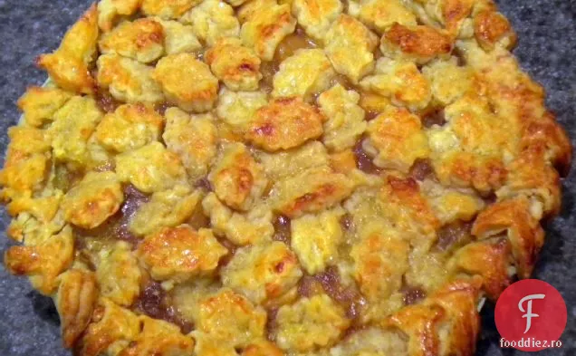 O Plăcintă Cu Pere De Mere Cu Crustă Gruyere