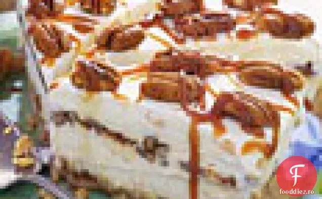Plăcintă cu înghețată Peach-Pecan cu sos de Caramel