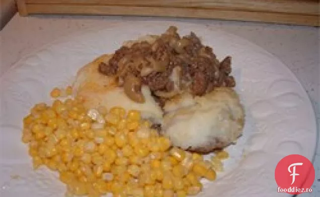 Plăcintă de păstor cu tăiței de vită