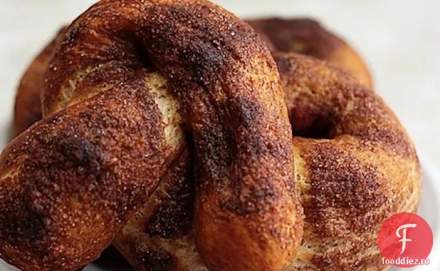 Covrigi Moi Cu Zahăr De Scorțișoară