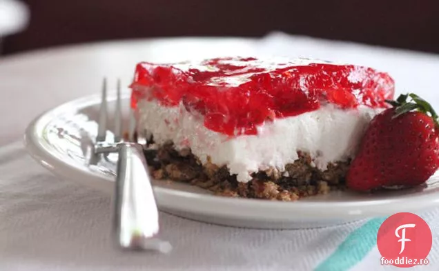 Salată De Covrig Jello Cu Căpșuni