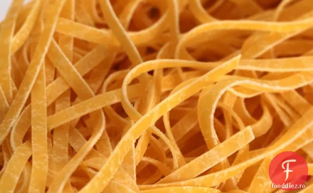 Tagliatellini Cu Hamsii Proaspete Și Salsa Verde