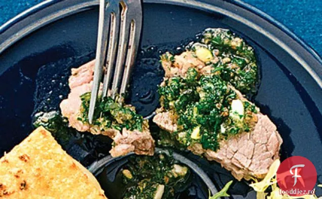 Piept de vită braconat cu Salsa Verde