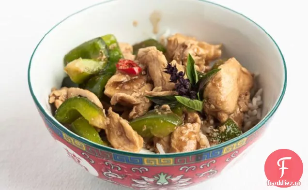 Pui de busuioc thailandez (kai Kraphao)