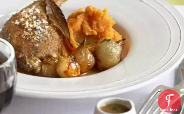 Prăjiți Picioarele De Rață Cu Piure De Cartofi Dulci