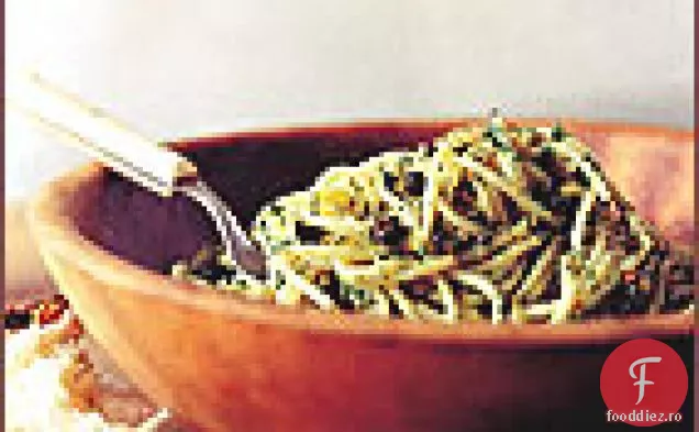 Spaghete cu capere prăjite și hamsii