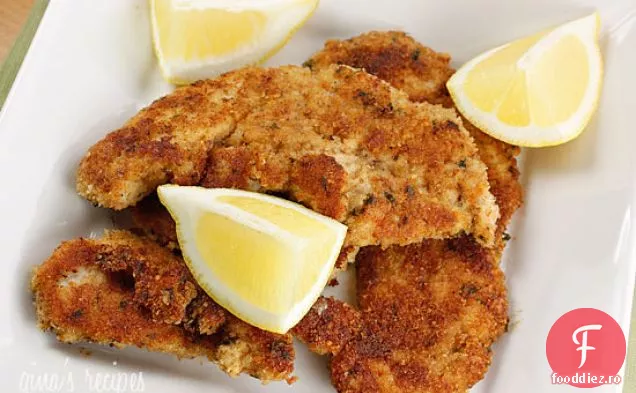 Cotlete de curcan cu pâine parmezană-crustă de pesmet