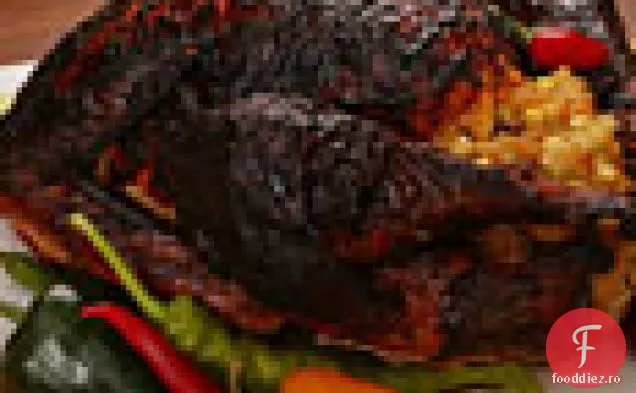 Curcan prăjit cu Mole cu umplutură de masă și sos de Chile