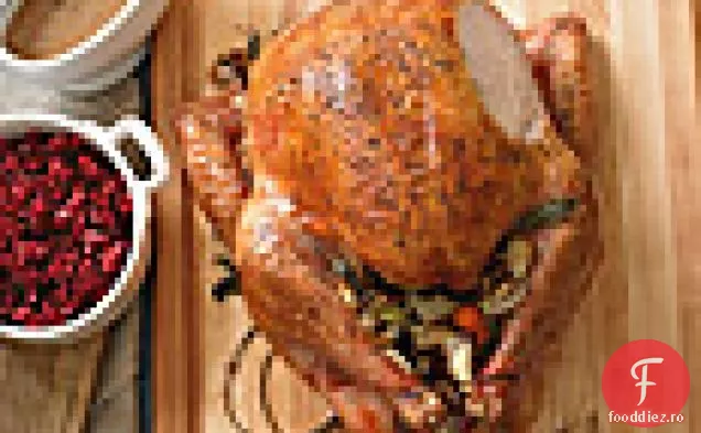 Curcan prăjit cu saramură de ienupăr cu sos de ciuperci Chanterelle