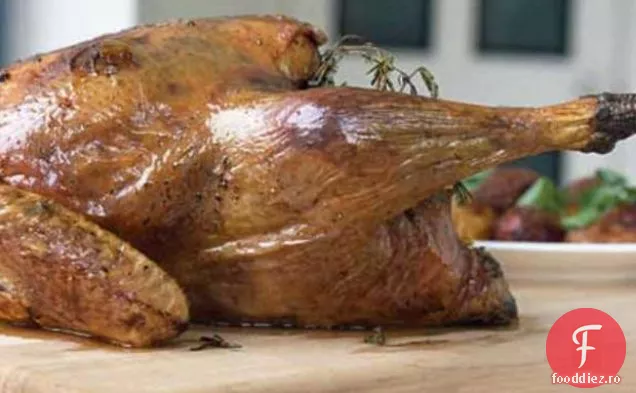 Curcan Cu Unt De Lămâie Și Salvie Și Umplutură De Afine Și Portocale