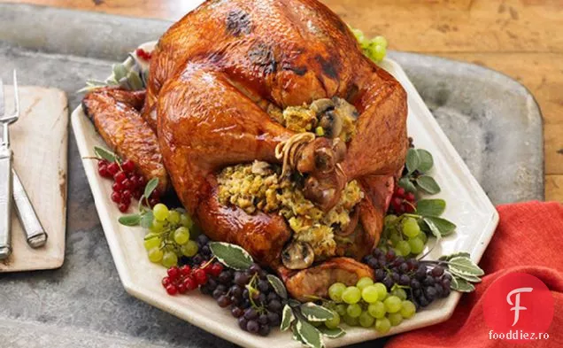 Curcan de salvie cu umplutură de ciuperci