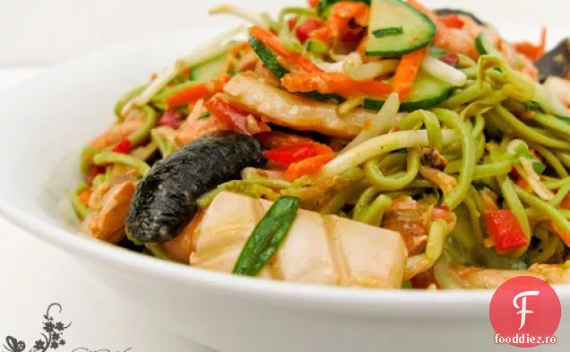 Salată Picantă De Tăiței Cu Fructe De Mare