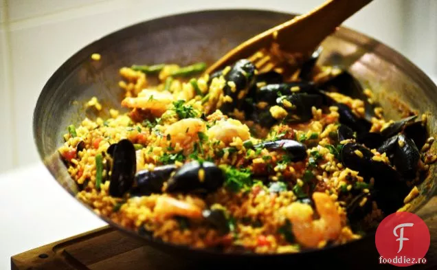 Paella Cu Fructe De Mare Și Chorizo