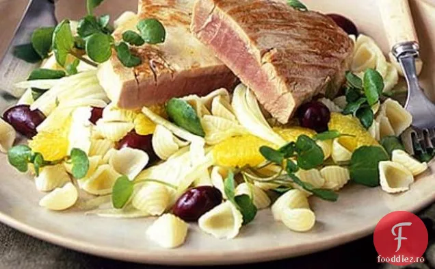 Friptură De Ton Prăjită Cu Salată De Fenicul Și Portocale