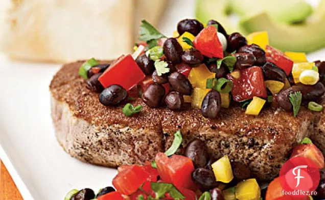 Ton cu crustă de coriandru cu Salsa de fasole neagră