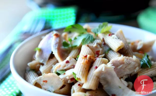 Ton Picant Simplu Și Penne De Usturoi